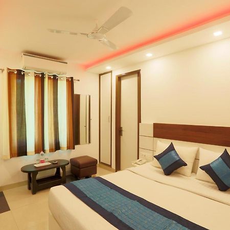 Hotel Ark Wood New Delhi Exterior foto