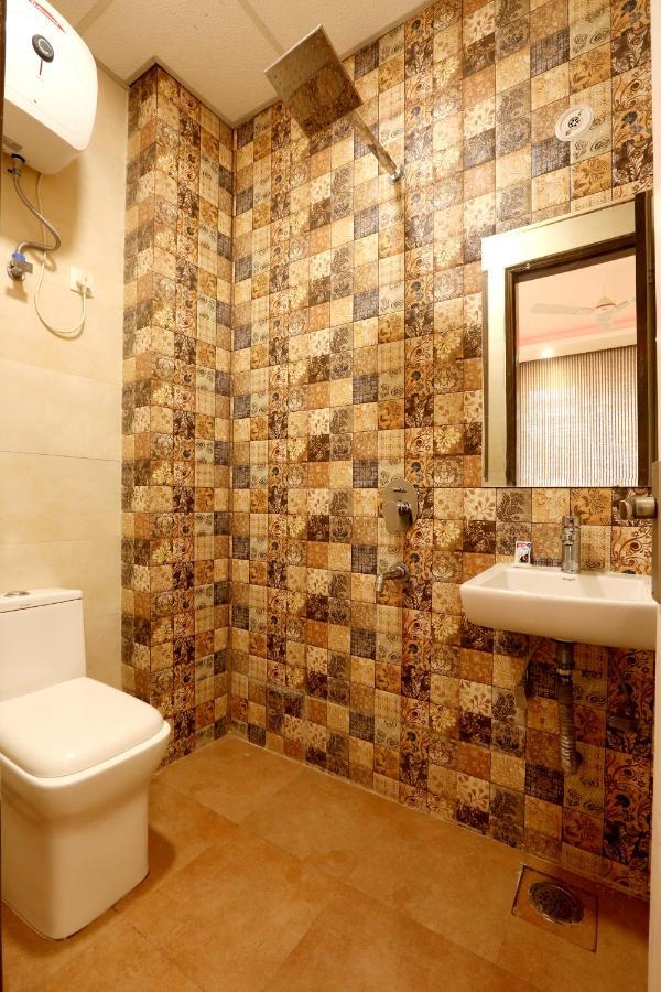 Hotel Ark Wood New Delhi Exterior foto