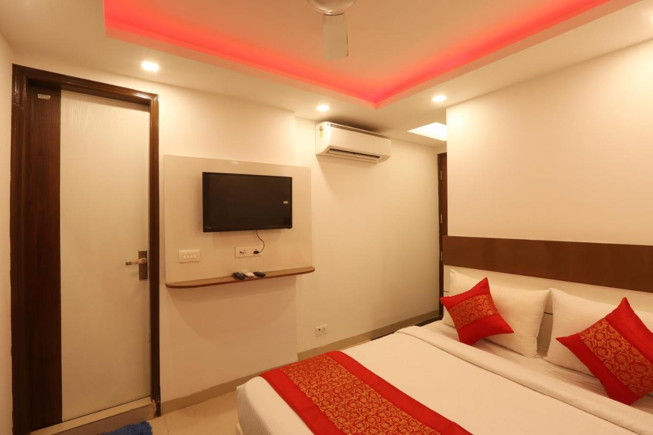 Hotel Ark Wood New Delhi Exterior foto