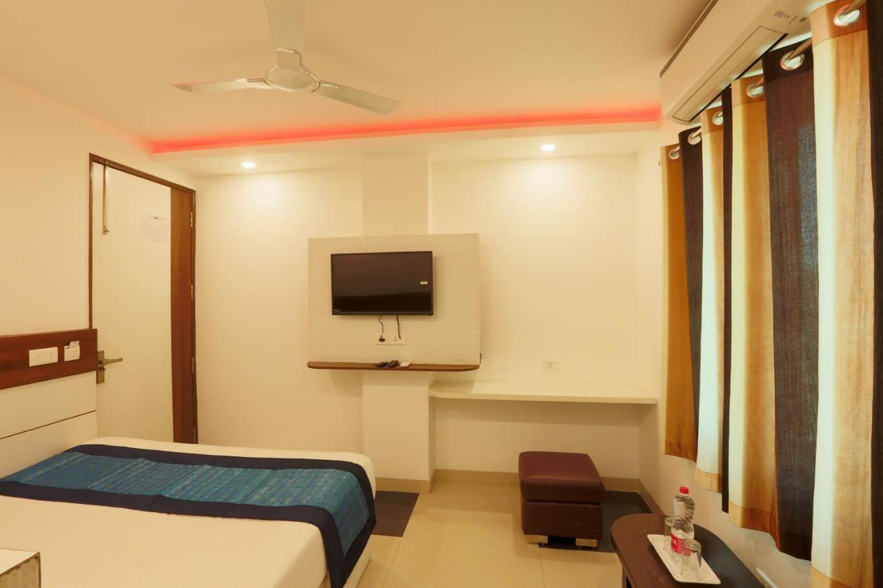 Hotel Ark Wood New Delhi Exterior foto
